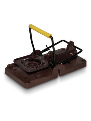 Gorilla Mouse Trap are set from behind to protect the operator’s fingers